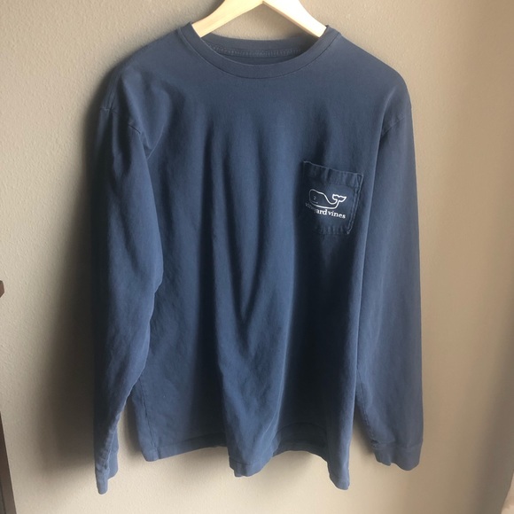 Vineyard Vines Other - Vineyard Vines Long Sleeve tee Christmas whale
